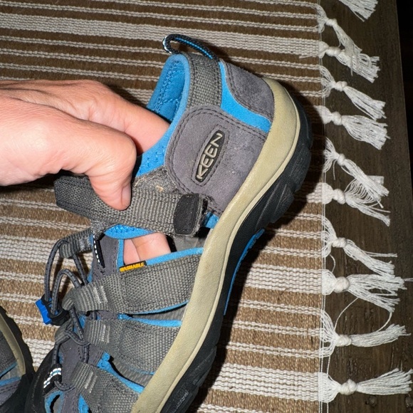 Keen Waterproof Newport H2 Blue Hiking Sandals with Toe Protection Boys Size 6 - Picture 3 of 8